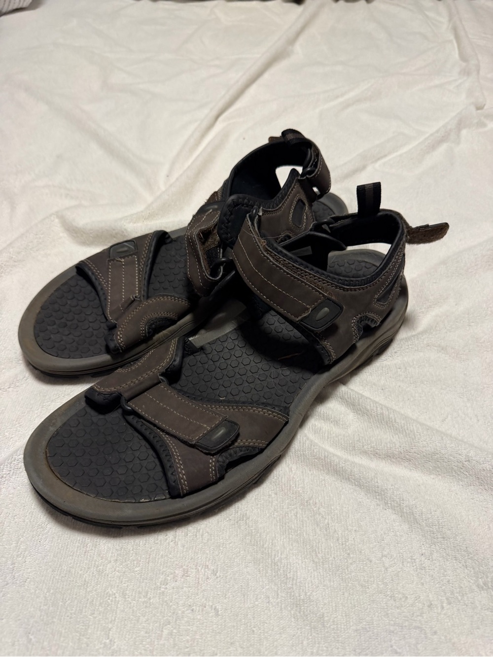 Khombu Brown and Black Men's Outdoor Sport Sandals